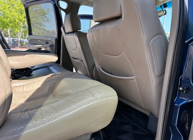 2002 Chevrolet Avalanche 1500 Crew Cab Short Bed full