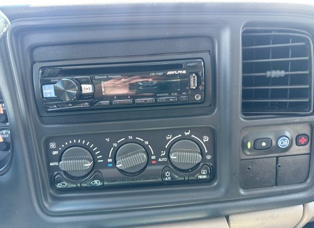 2002 Chevrolet Avalanche 1500 Crew Cab Short Bed full