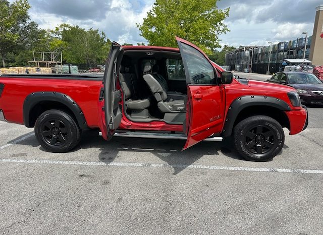 2006 Nissan TITAN LE Extended Cab Medium Bed full
