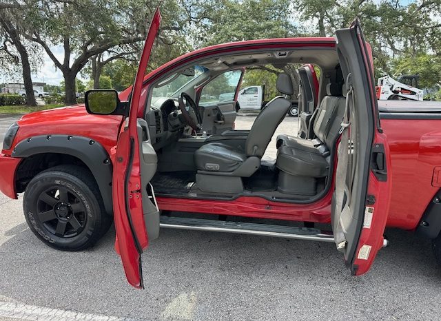 2006 Nissan TITAN LE Extended Cab Medium Bed full