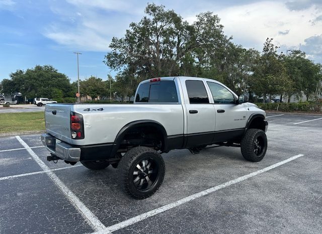 2004 Dodge Ram 1500 SLT Crew Cab Medium Bed full