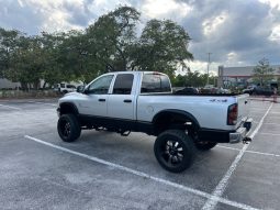 2004 Dodge Ram 1500 SLT Crew Cab Medium Bed full