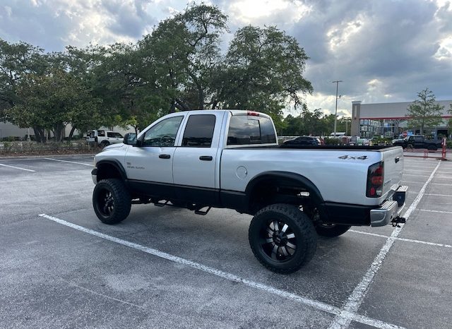 2004 Dodge Ram 1500 SLT Crew Cab Medium Bed full