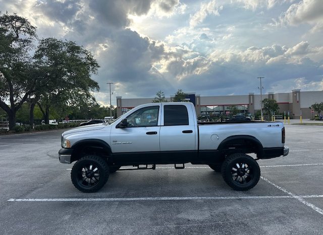 2004 Dodge Ram 1500 SLT Crew Cab Medium Bed full