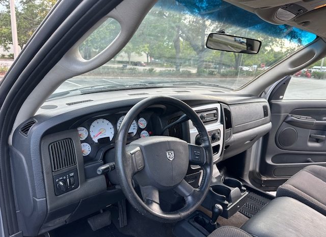 2004 Dodge Ram 1500 SLT Crew Cab Medium Bed full