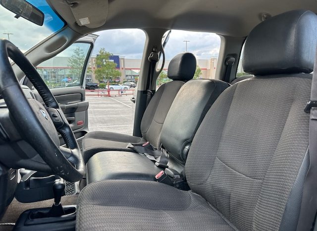 2004 Dodge Ram 1500 SLT Crew Cab Medium Bed full