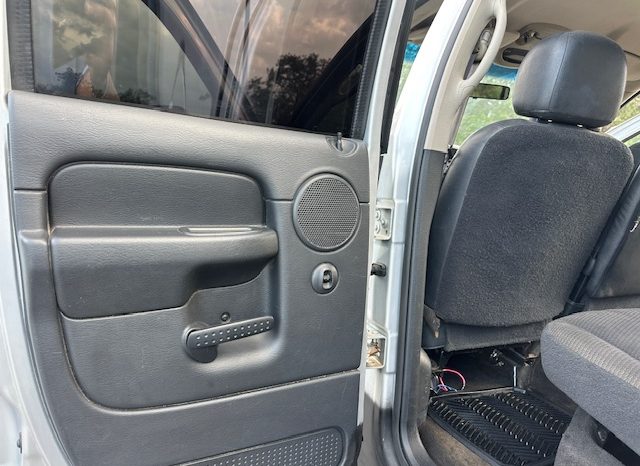 2004 Dodge Ram 1500 SLT Crew Cab Medium Bed full