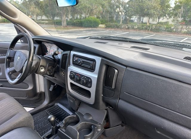 2004 Dodge Ram 1500 SLT Crew Cab Medium Bed full