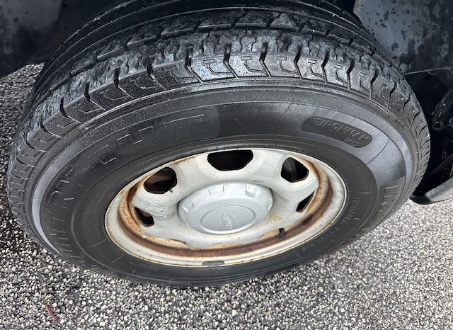2005 Ford F-150 Crew Cab Short Bed full