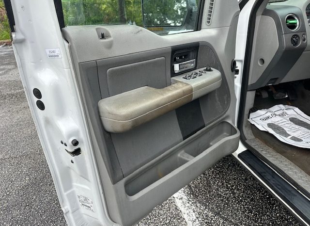 2005 Ford F-150 Crew Cab Short Bed full