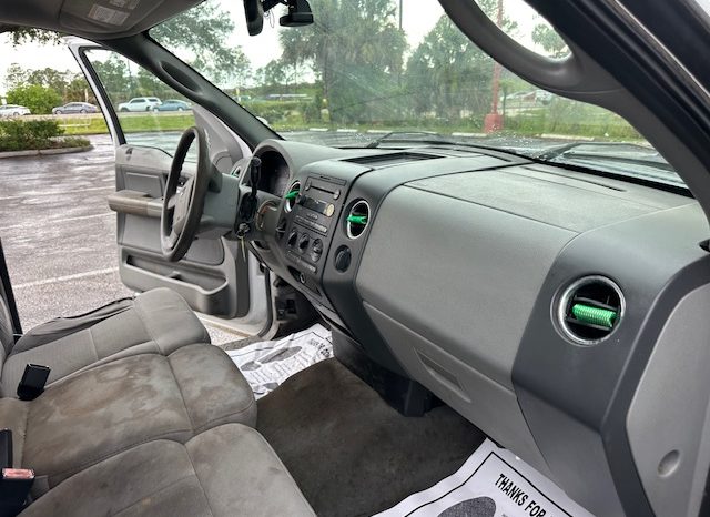 2005 Ford F-150 Crew Cab Short Bed full