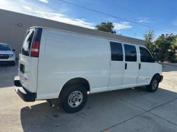 2006 GMC Savana 2500 Cargo Van 1WT 155.0″ WB full