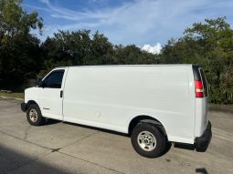 2006 GMC Savana 2500 Cargo Van 1WT 155.0″ WB full