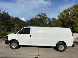 2006 GMC Savana 2500 Cargo Van 1WT 155.0″ WB full