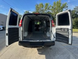 2006 GMC Savana 2500 Cargo Van 1WT 155.0″ WB full