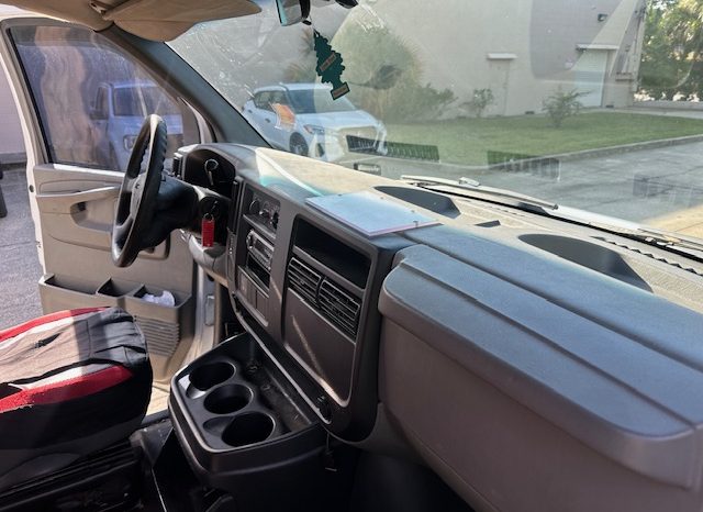 2006 GMC Savana 2500 Cargo Van 1WT 155.0″ WB full