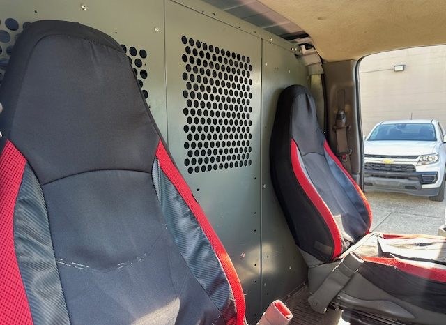 2006 GMC Savana 2500 Cargo Van 1WT 155.0″ WB full