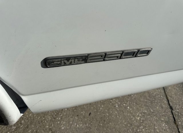 2006 GMC Savana 2500 Cargo Van 1WT 155.0″ WB full