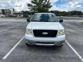 2006 Ford f150 v8 long bed ( low mileage )+-4doors