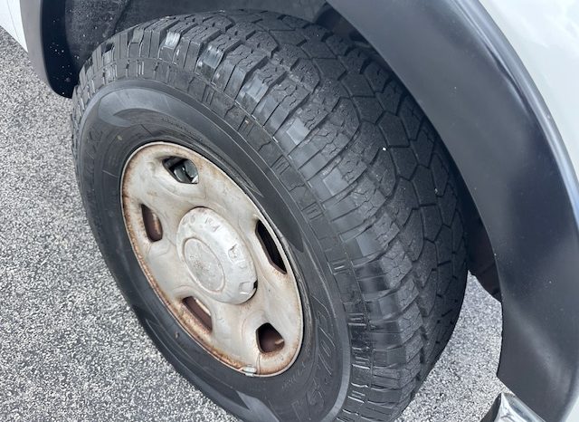 2006 Ford f150 v8 long bed ( low mileage )+-4doors full
