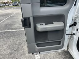 2006 Ford f150 v8 long bed ( low mileage )+-4doors full