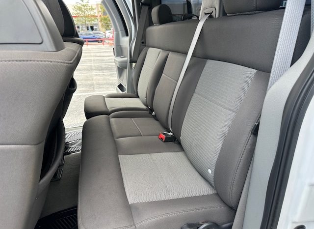 2006 Ford f150 v8 long bed ( low mileage )+-4doors full