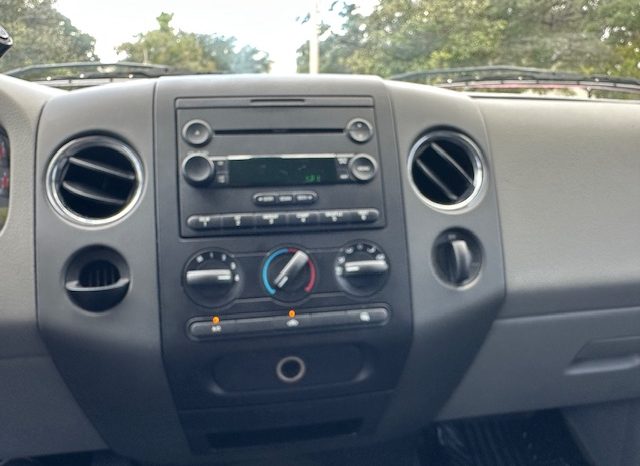 2006 Ford f150 v8 long bed ( low mileage )+-4doors full