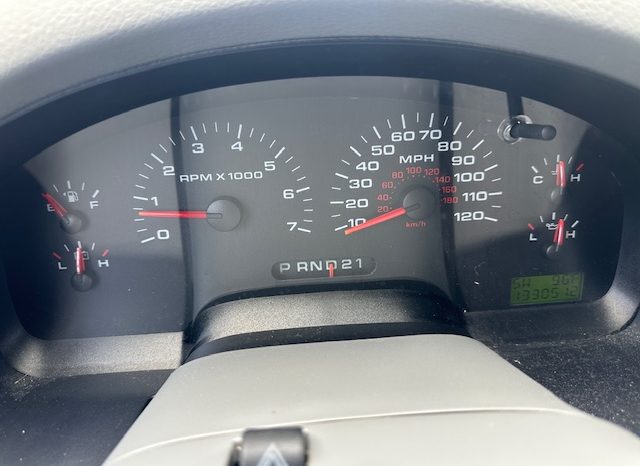 2006 Ford f150 v8 long bed ( low mileage )+-4doors full