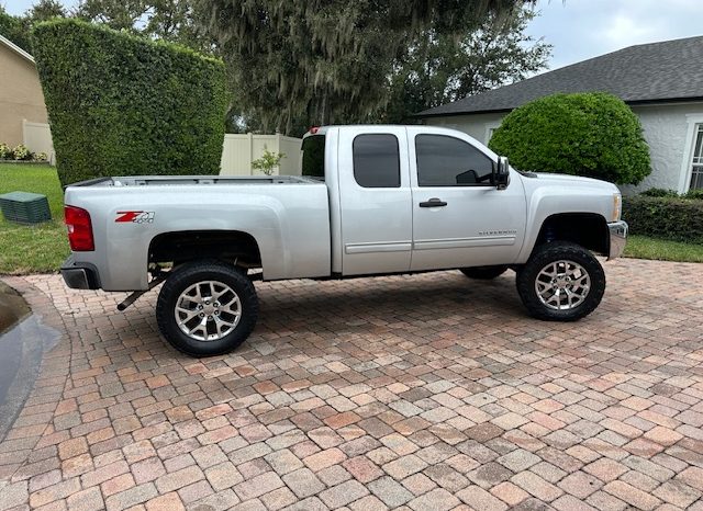 2012 Chevrolet Silverado 1500 LT Extended Cab Medium Bed 1LT w/Rear Doors full