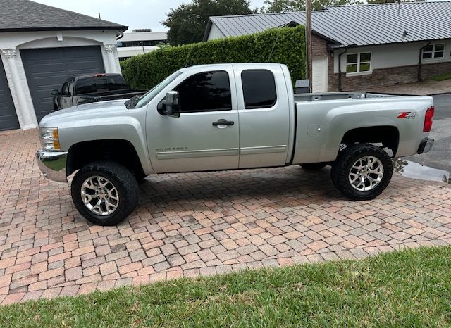2012 Chevrolet Silverado 1500 LT Extended Cab Medium Bed 1LT w/Rear Doors full