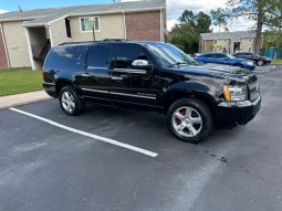 2011 Chevrolet Suburban 1500 LTZ full