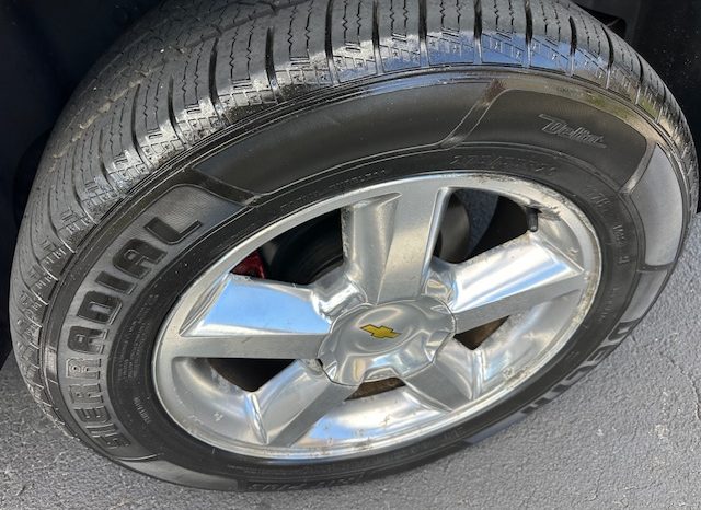 2011 Chevrolet Suburban 1500 LTZ full