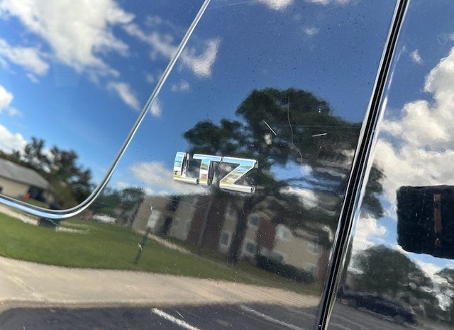 2011 Chevrolet Suburban 1500 LTZ full