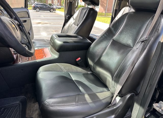 2011 Chevrolet Suburban 1500 LTZ full