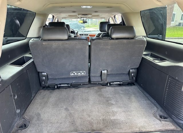 2011 Chevrolet Suburban 1500 LTZ full