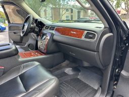 2011 Chevrolet Suburban 1500 LTZ full