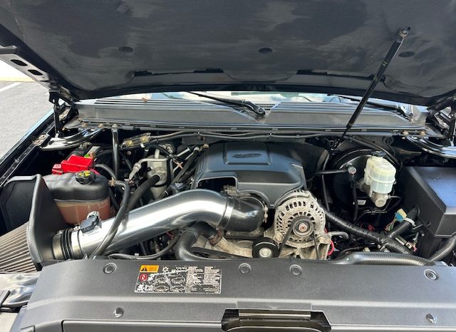 2011 Chevrolet Suburban 1500 LTZ full