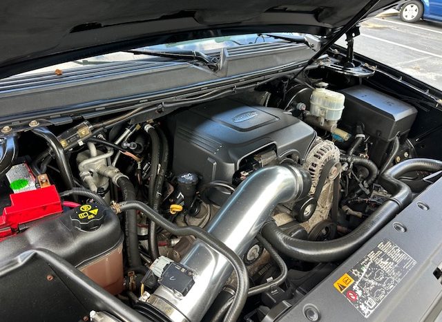 2011 Chevrolet Suburban 1500 LTZ full