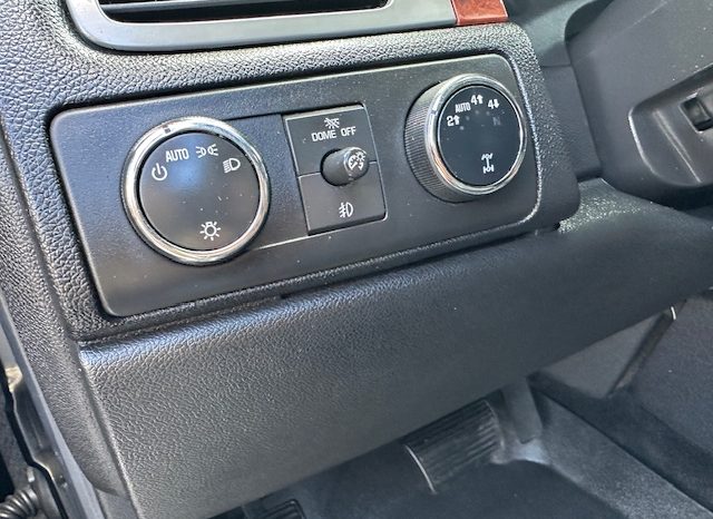 2011 Chevrolet Suburban 1500 LTZ full