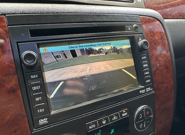 2011 Chevrolet Suburban 1500 LTZ full