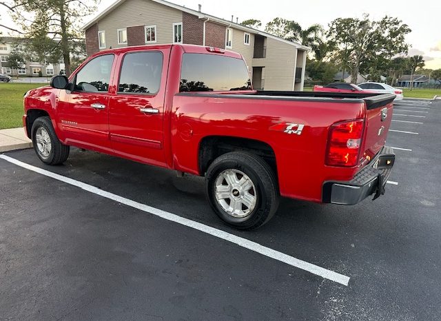 2011 Chevrolet Silverado 1500 LTZ Crew Cab Short Bed 1LZ full