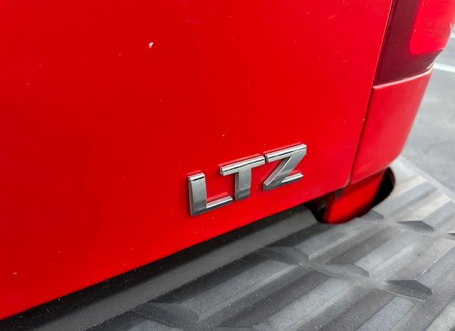 2011 Chevrolet Silverado 1500 LTZ Crew Cab Short Bed 1LZ full