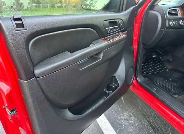 2011 Chevrolet Silverado 1500 LTZ Crew Cab Short Bed 1LZ full