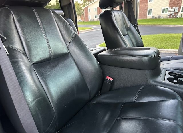 2011 Chevrolet Silverado 1500 LTZ Crew Cab Short Bed 1LZ full