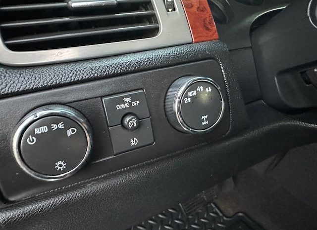 2011 Chevrolet Silverado 1500 LTZ Crew Cab Short Bed 1LZ full